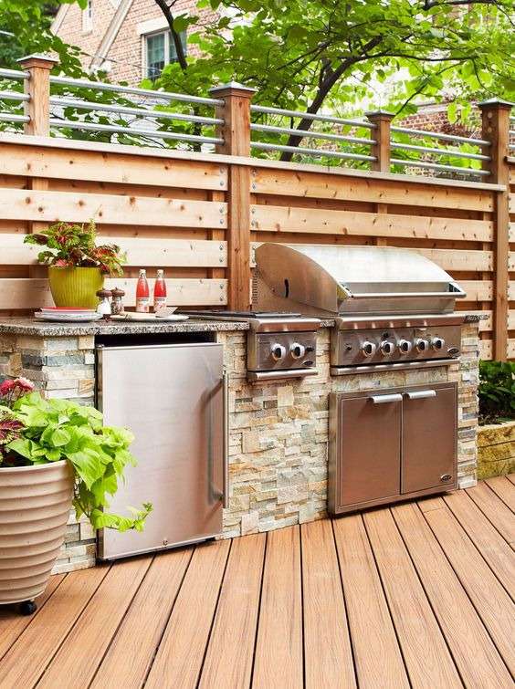 Selecting equipment and accessories for your summer Outdoor Kitchen Decor: plancha