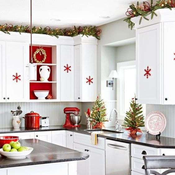 Shift in Seasonal Accent Color: