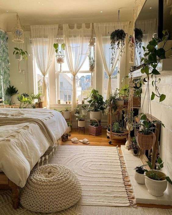 Nature-Inspired Elements in the Boho Bedroom: 