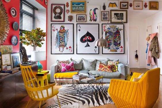 An Elegantly Display of Art in Maximalist Living Room