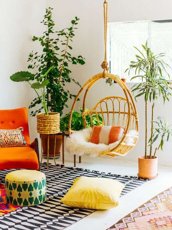 Use Bright, tangy colors in summer decoration