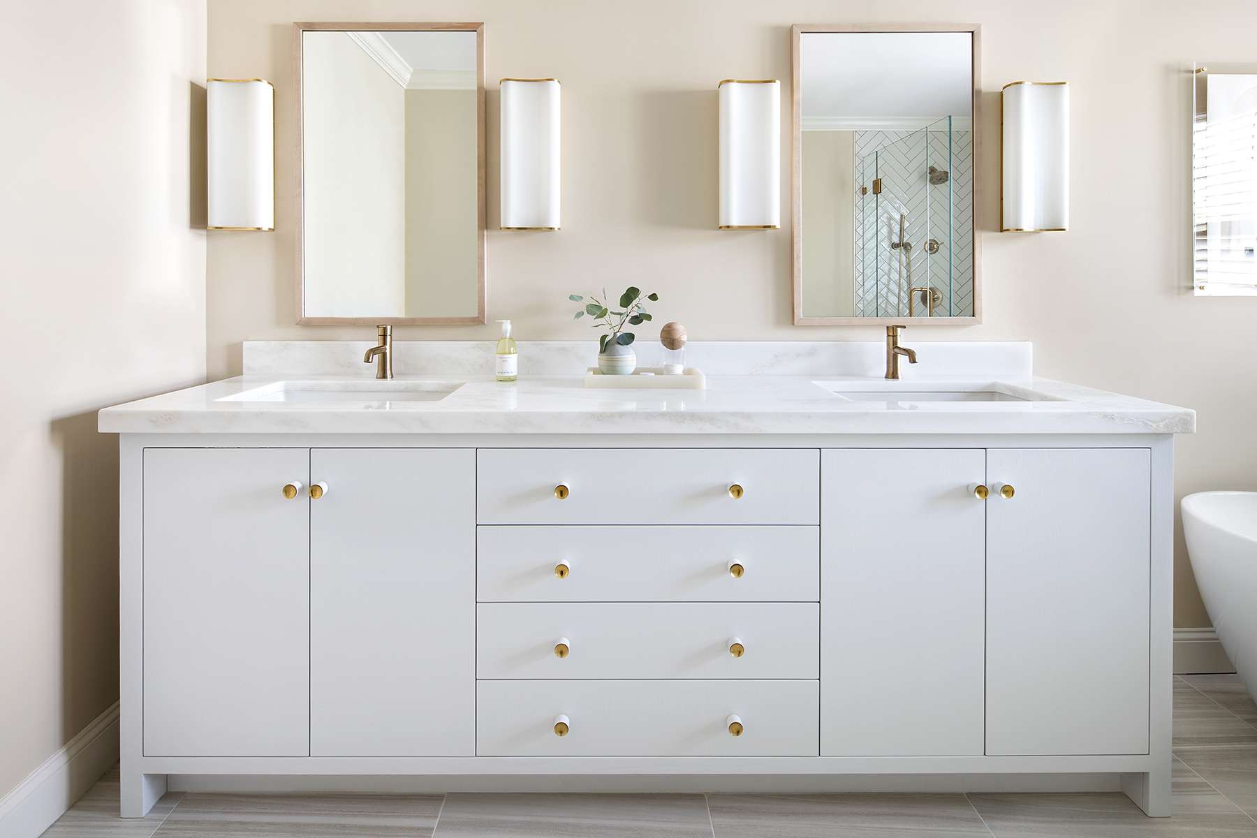 Creative Ideas for Bathroom Cabinet Hardware Placement