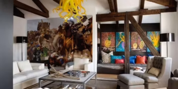 Perhaps you like to incorporate trinkets from your travels into your home to remind you of your favorite escapades. If so, you've got real taste: in interior design, it's called eclectic style.