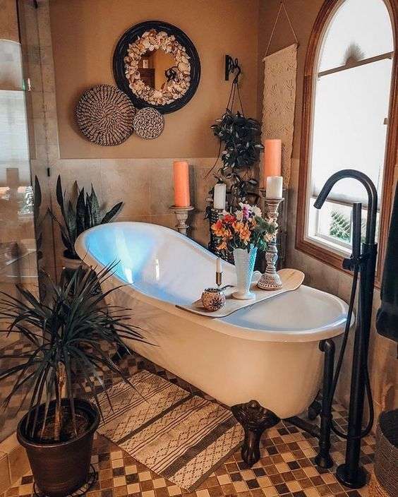 Dare an island bathtub in Bohemian Bathroom: 