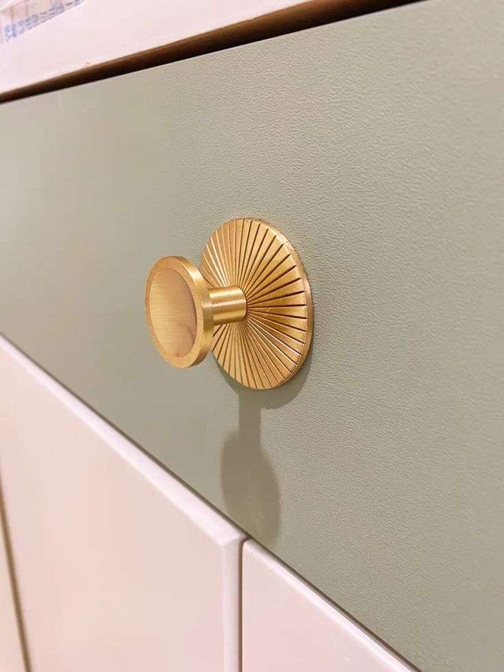Showcasing Stylish Bathroom Hardware Ideas