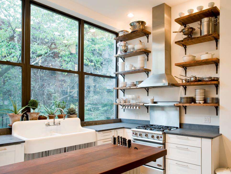 Mistake no. 9: Neglecting the high areas when designing a small kitchen