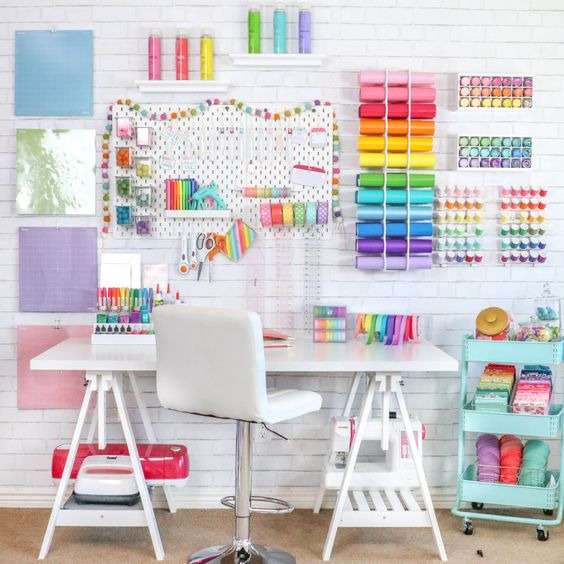 Color scheme for a craft room: 