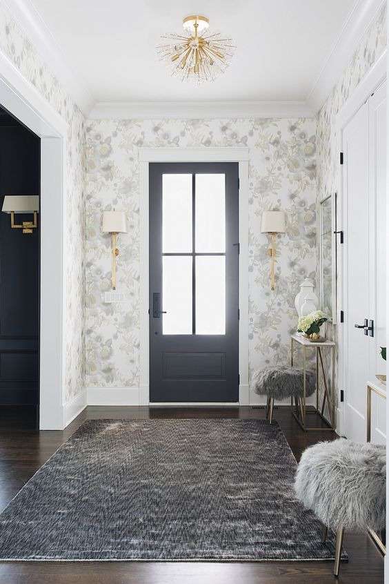 Patterns wallpaper in your Small entryway design