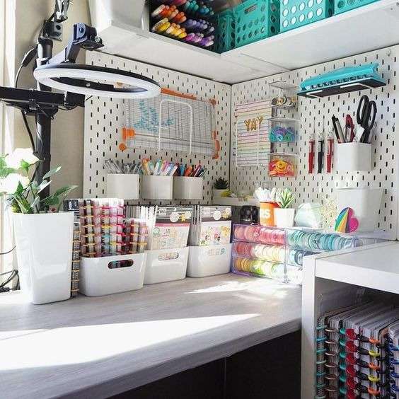Creative Craft Room Decoration: