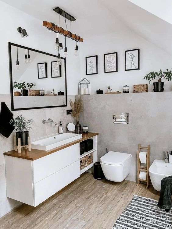 Wood: an essential element in Bohemian Bathroom