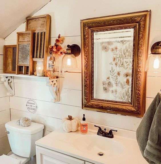 Vintage touches: 