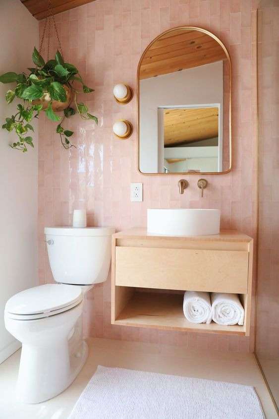 A colorful bohemian bathroom: