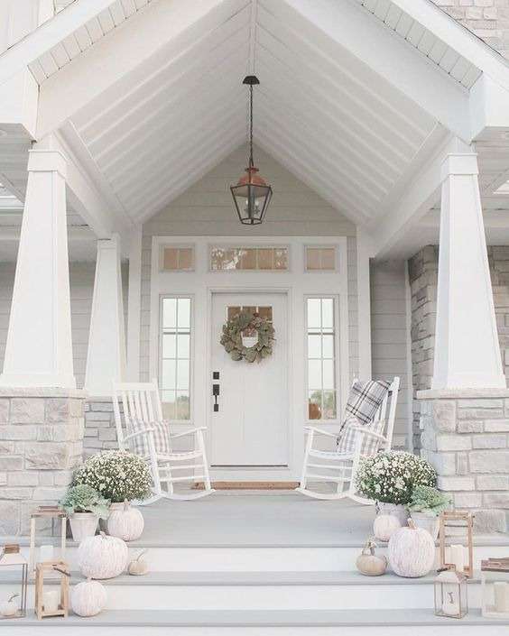Classic White for the Farmhouse Exterior