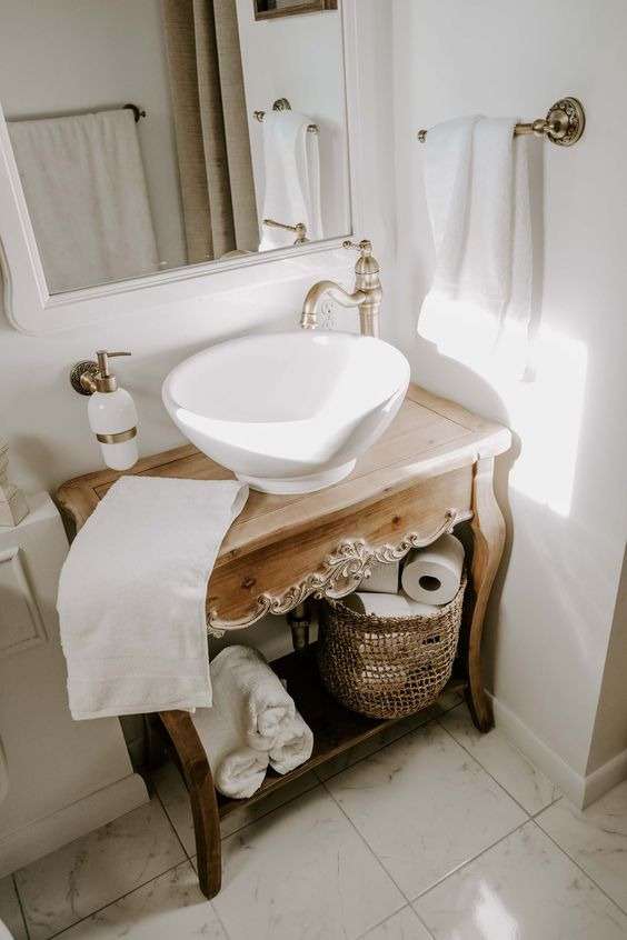 Country bathroom with Farmhouse Sink