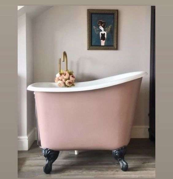 Clawfoot bath