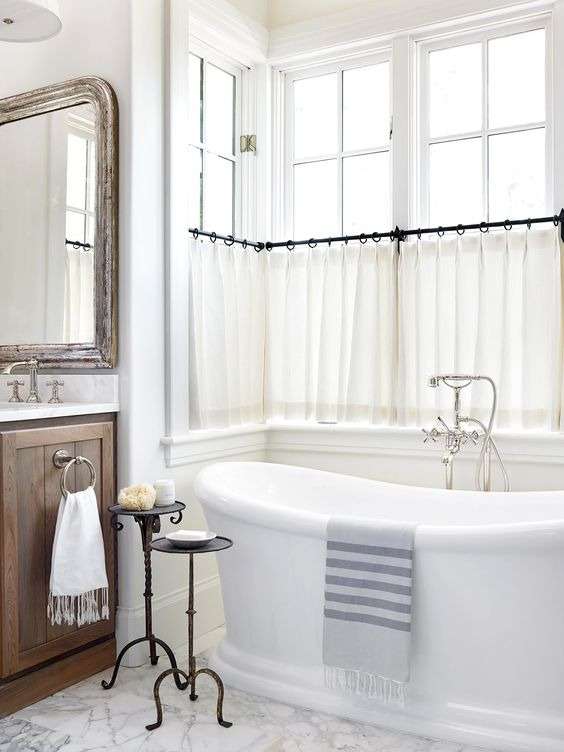 Window coverings  In Cottage Country bathroom