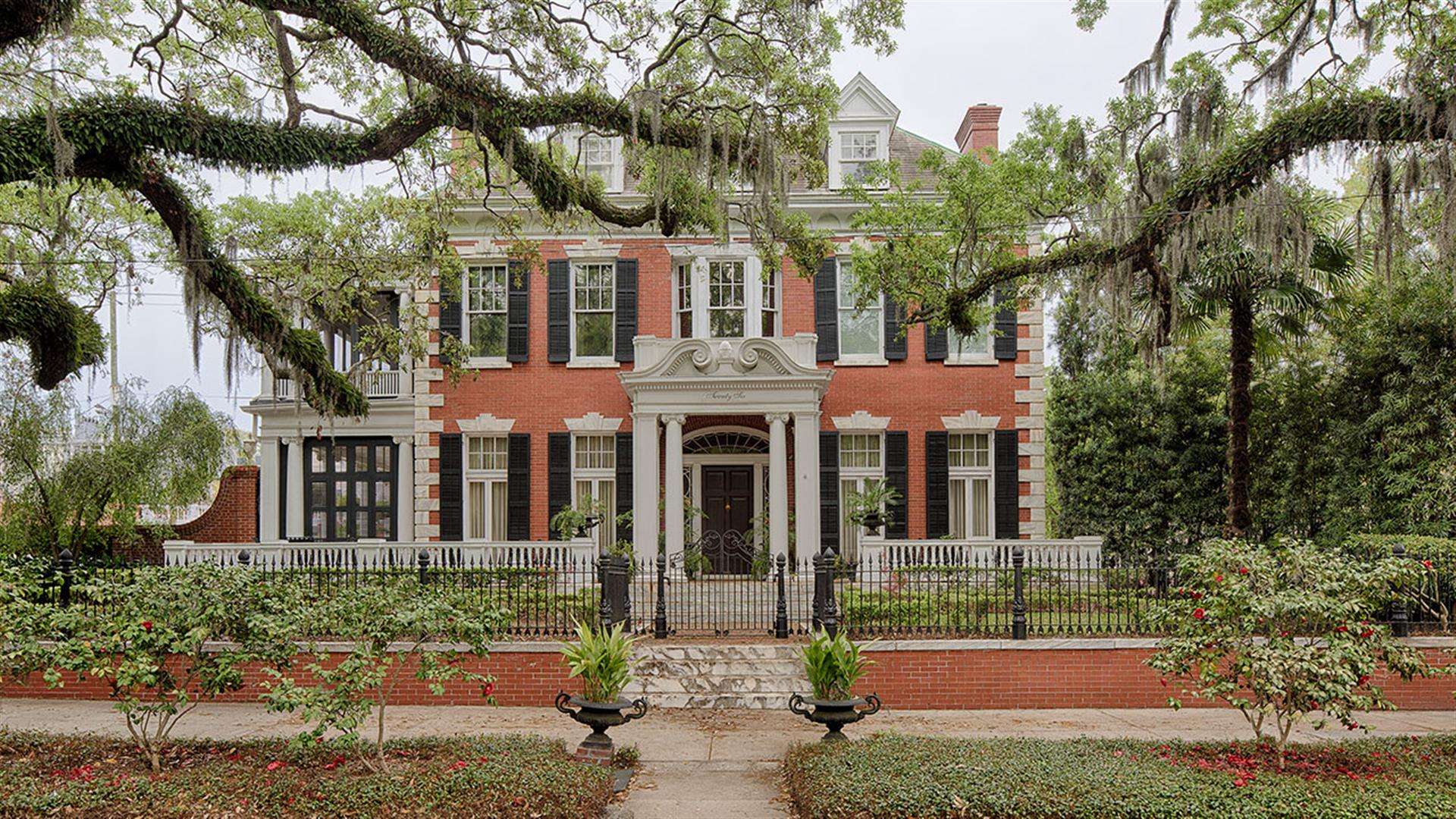 The Charm of Georgian Colonial Materials: All The Things You Need to Know
