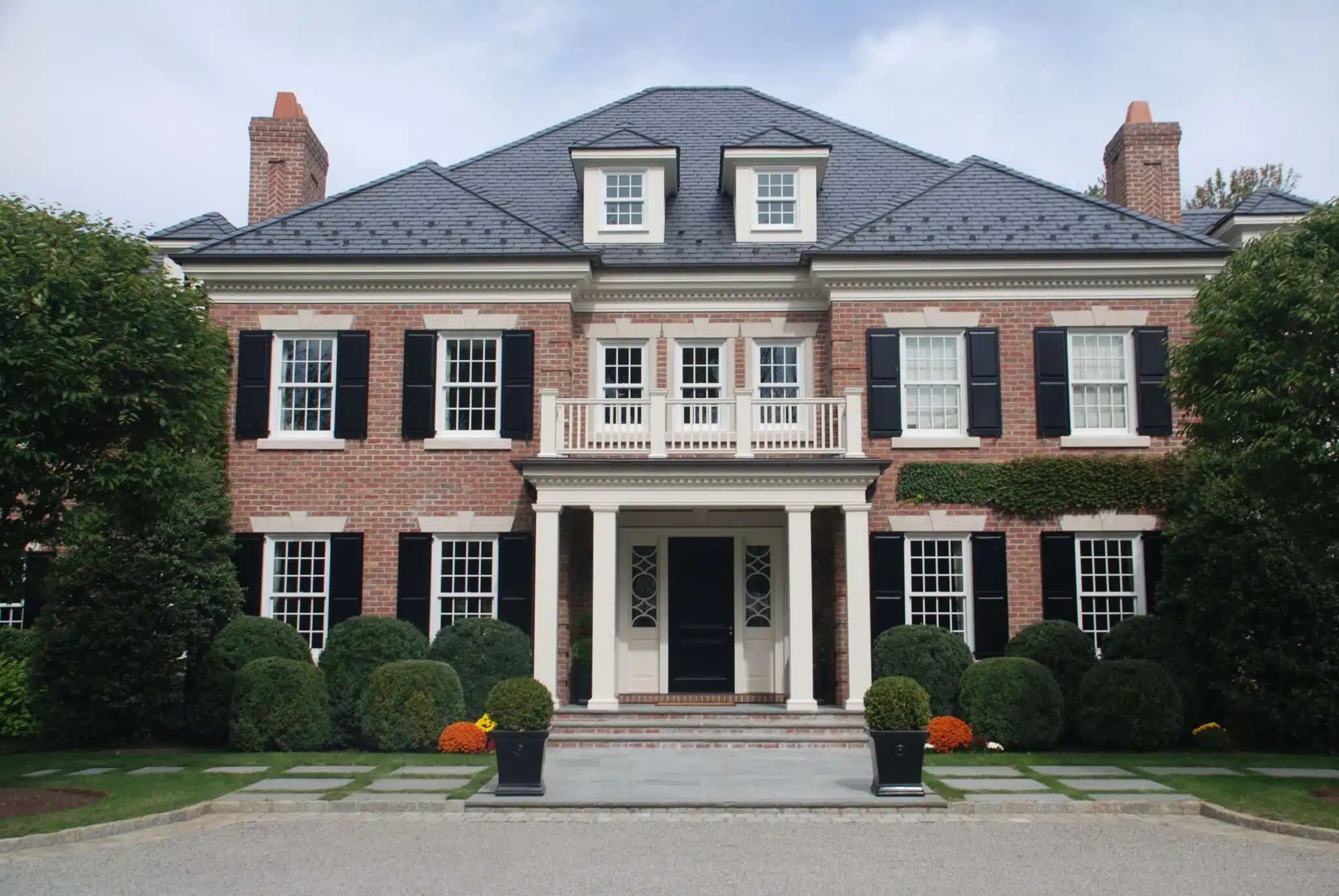 The Charm of Georgian Colonial Materials: All The Things You Need to Know 7 Gabled Roofs With Georgian Colonial Materials