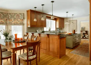 Traditional Colonial Kitchen Design