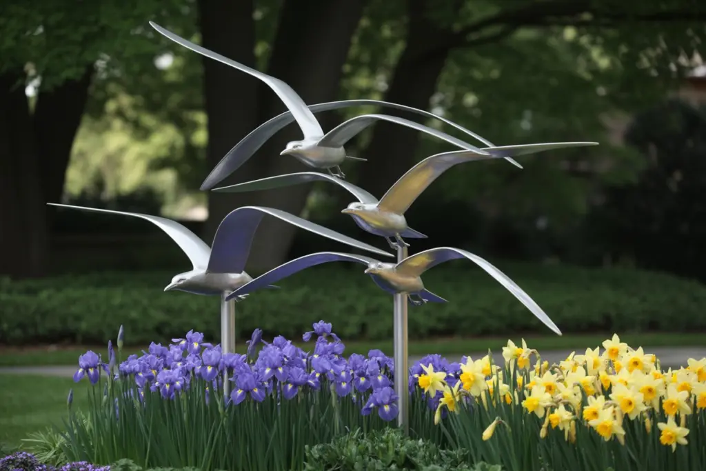 Artistic Decoration Elements in your front yard