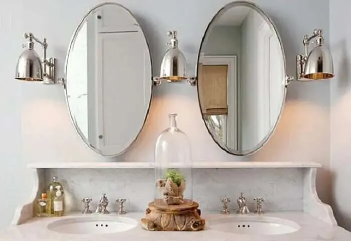 Bathroom Lights Over Mirror