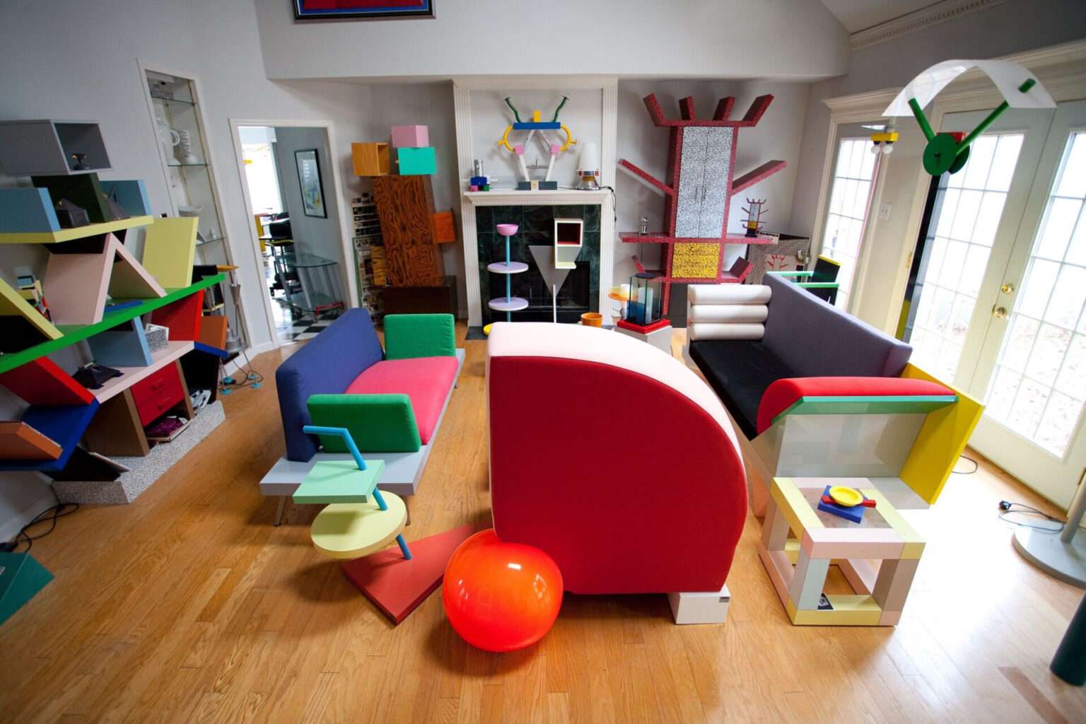 What was furniture like in the 1980s: Memphis-style furniture