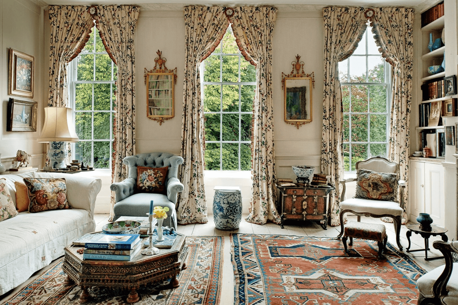 Fabrics and Textures for Traditional interior design 