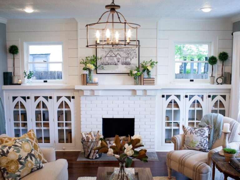 Shiplap Walls in your farmhouse living room