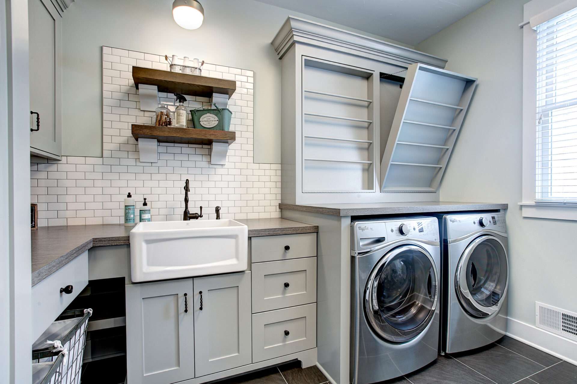Natural Materials in your Farmhouse Laundry room