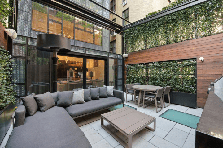 Indoor-Outdoor Flow in Townhouse