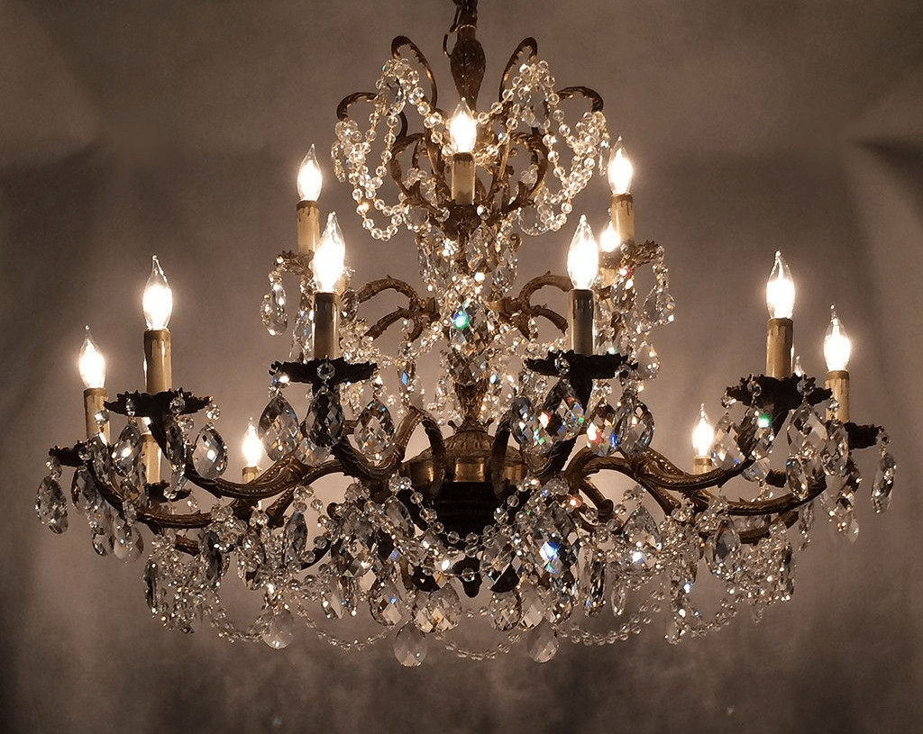Crystal Chandeliers in georgian houses interior