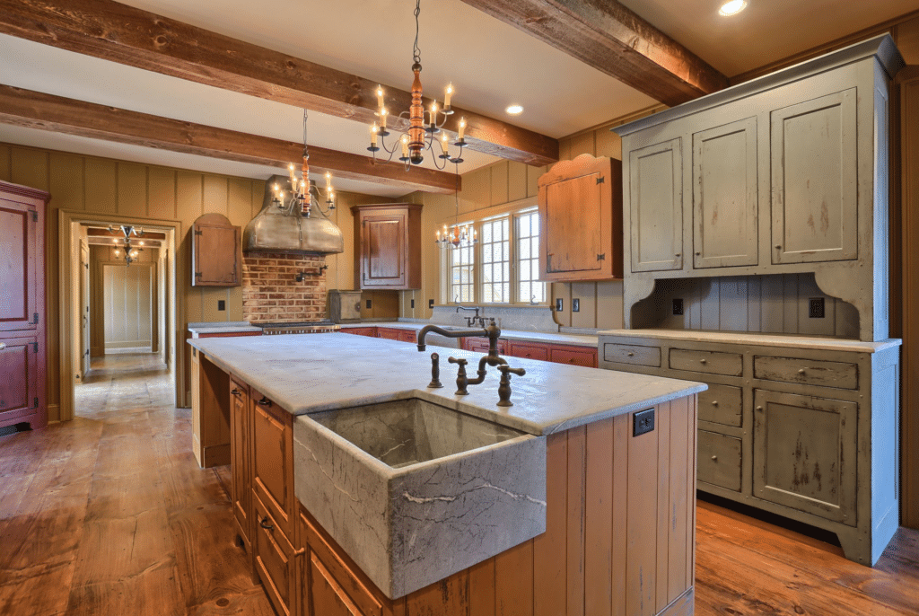 Farmhouse Sink in Colonial Kitchen
