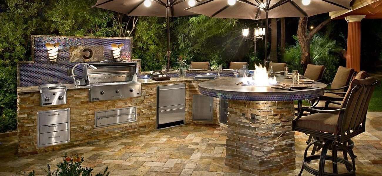 Outdoor Kitchen