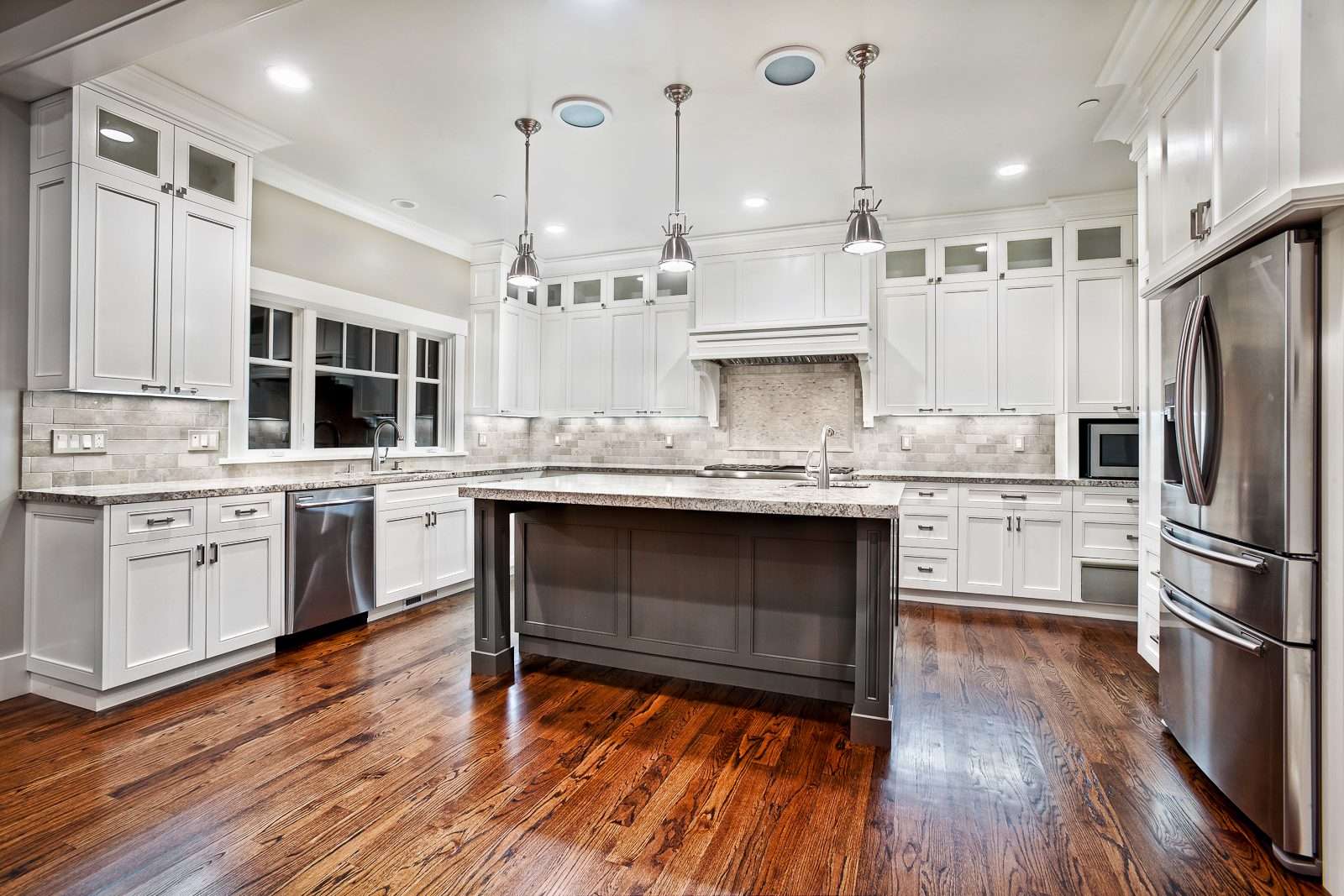 White kitchen cabinets