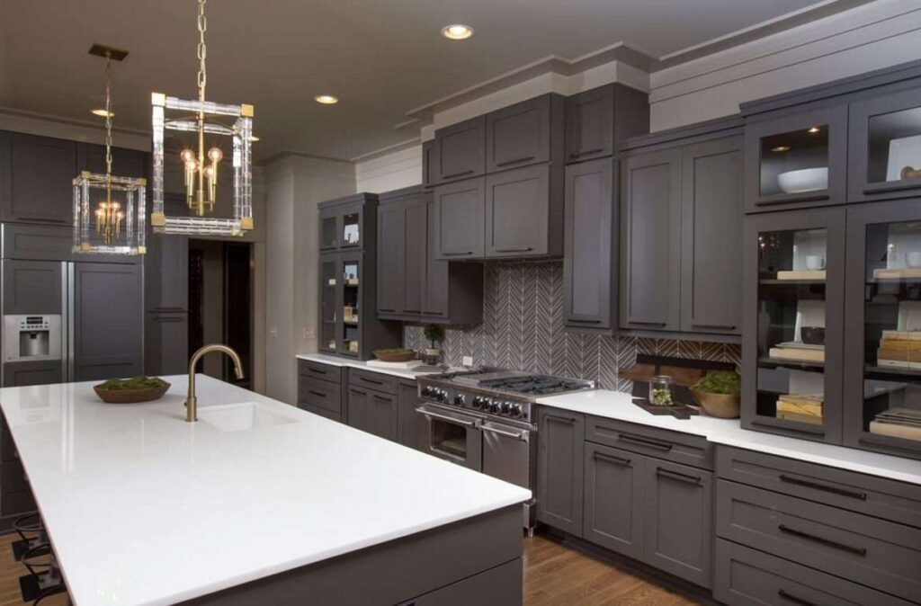 Gray in kitchen cabinets