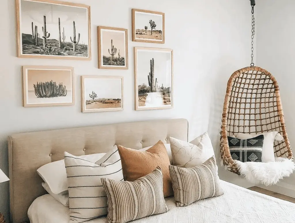 25 Cute Decorating Ideas for Small Apartments: How to Maximize your Space 8 Gallery Wall In Small Apartments| tiny apartment interior design