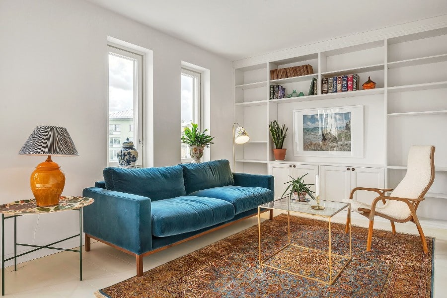 Define the style of your living room to choose the right style for your couch