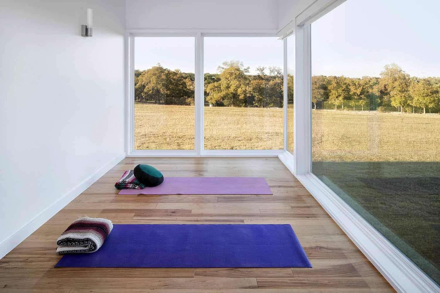 The Art of Minimalism in Your Yoga room