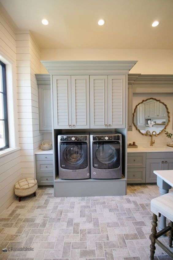 Choosing Colors and Materials for your French Country Laundry Room