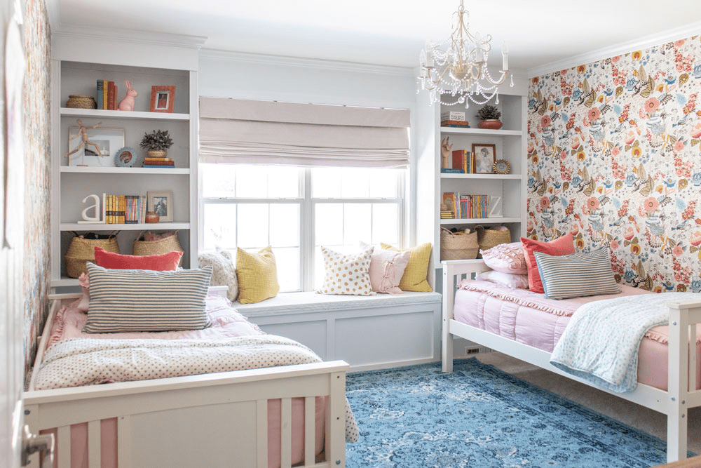 Teen Sisters Shared Bedroom: Creating a Cozy Seating Area