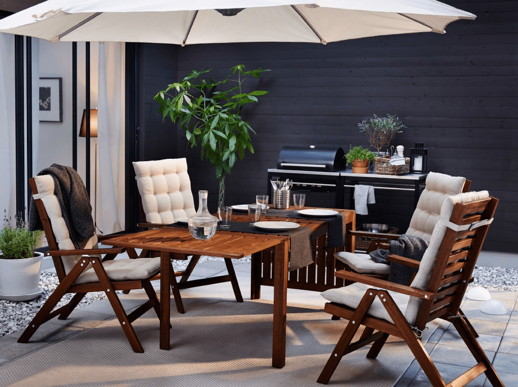  outdoor seating