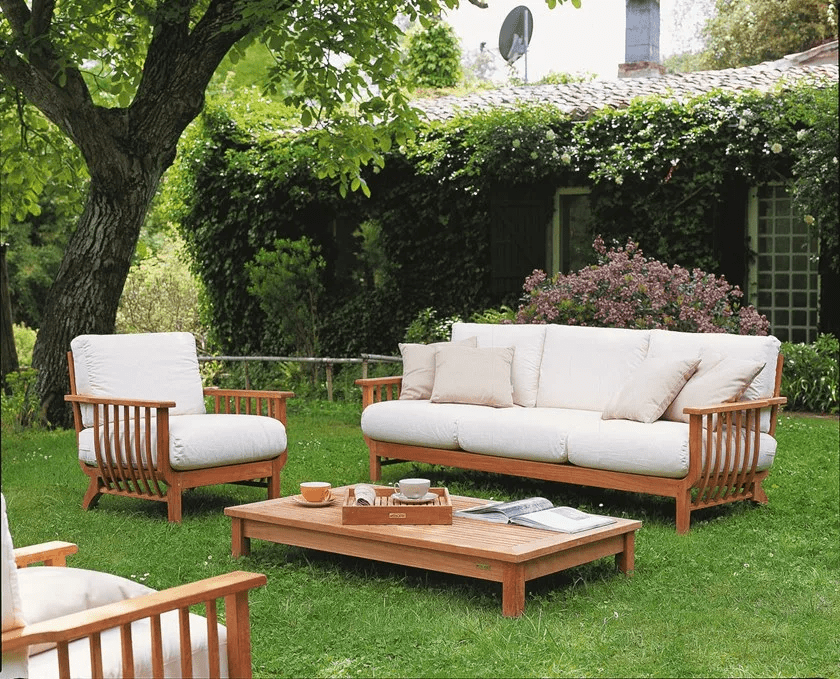 outdoor lounge