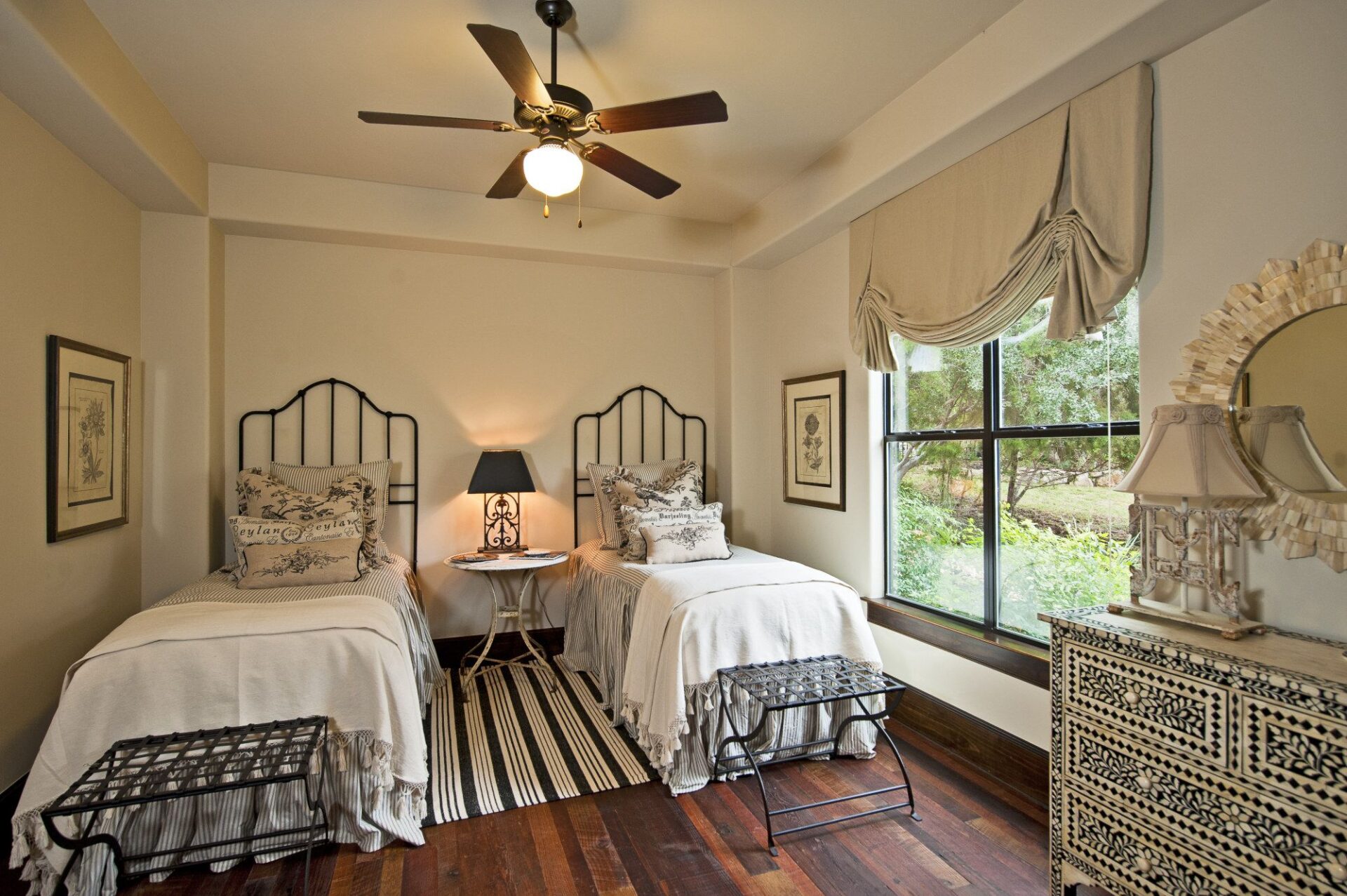 Guest Bedroom Decor