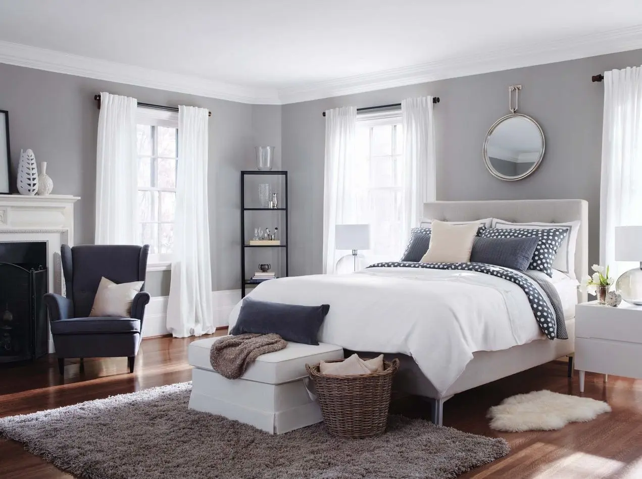 Pick Your Perfect Bedroom Size: Tiny Room, Big Impact 4 king bed|
How big is a big bedroom?