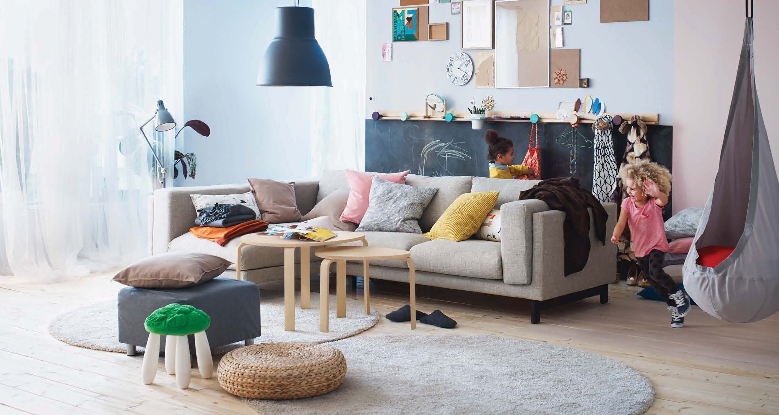 Family Room vs living room: Is There A Difference? 9 family room vs great room
