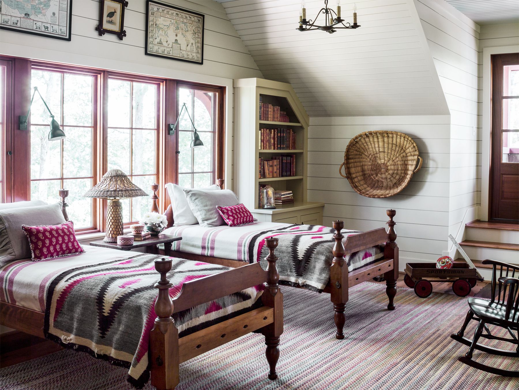 twin bed guest room ideas | rustic style