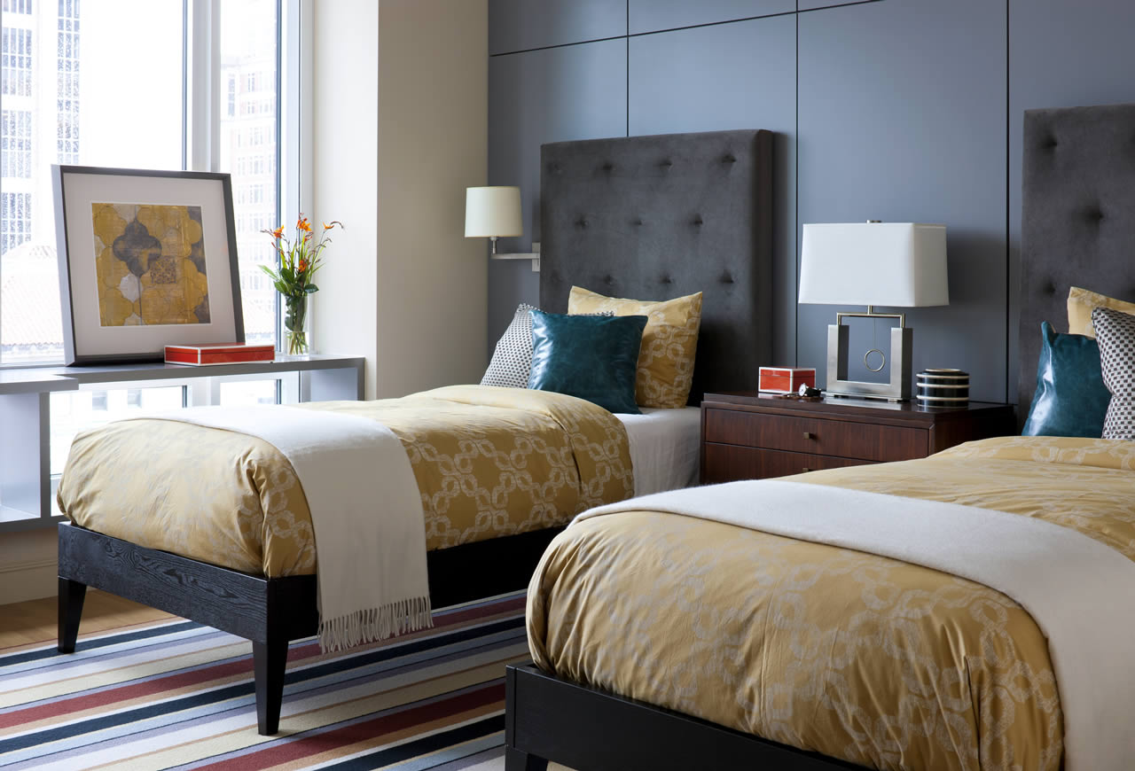 Twin Beds Guest Room 