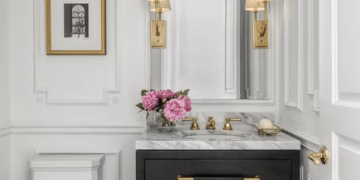 In this article, we provide a thorough explanation of how to create a powder room that is a haven of relaxation, from design choices to functional additions