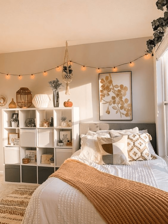 pink dorm room