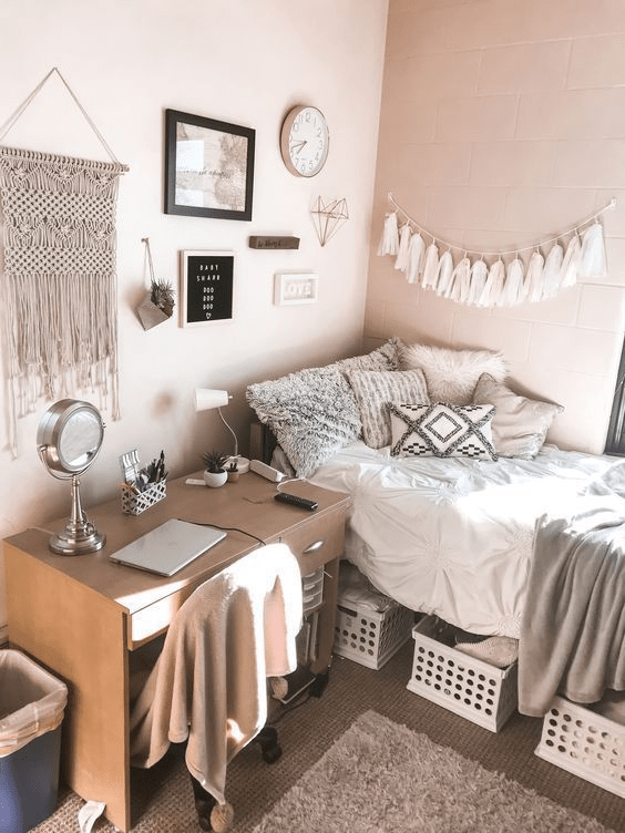 dorm desk organization